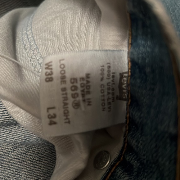 Mens Levi’s blue jeans - Picture 3 of 4